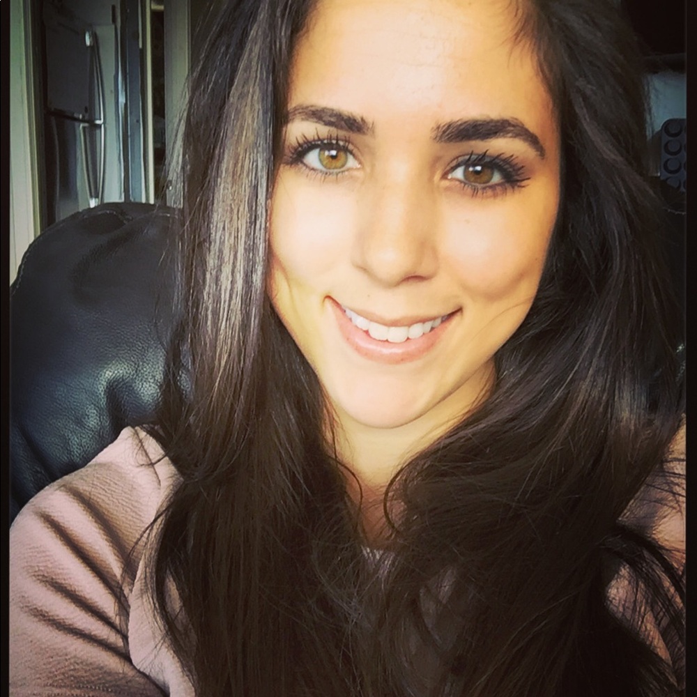 Meet your Posher, Anela